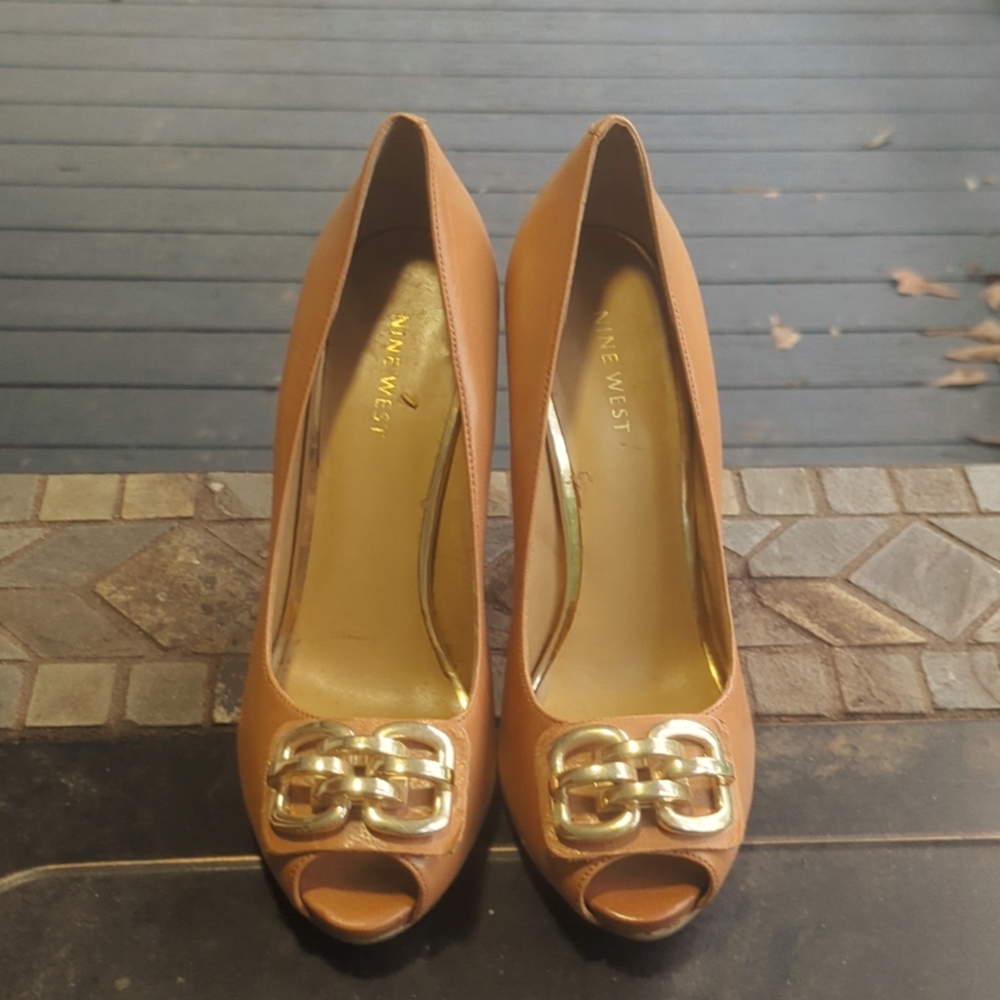 Vintage Nine West Peeptoe pumps